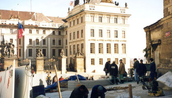 Montáž pomníku TGM na Hradčanském náměstí, Praha